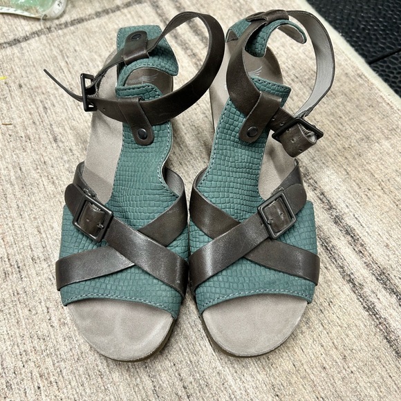 DANSKO Dominique Teal Brown T-Strap Open Toe Block Heel 8 (EU 38) - Picture 2 of 5